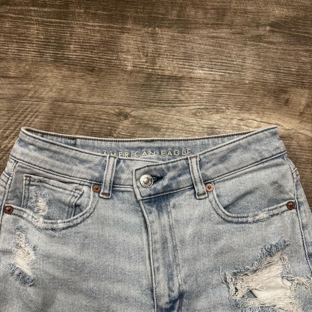 American Eagle Mom Short Jean Shorts Size 2 - Picture 2 of 6